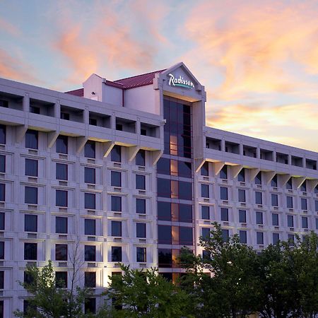 Radisson Hotel Брэнсон Экстерьер фото