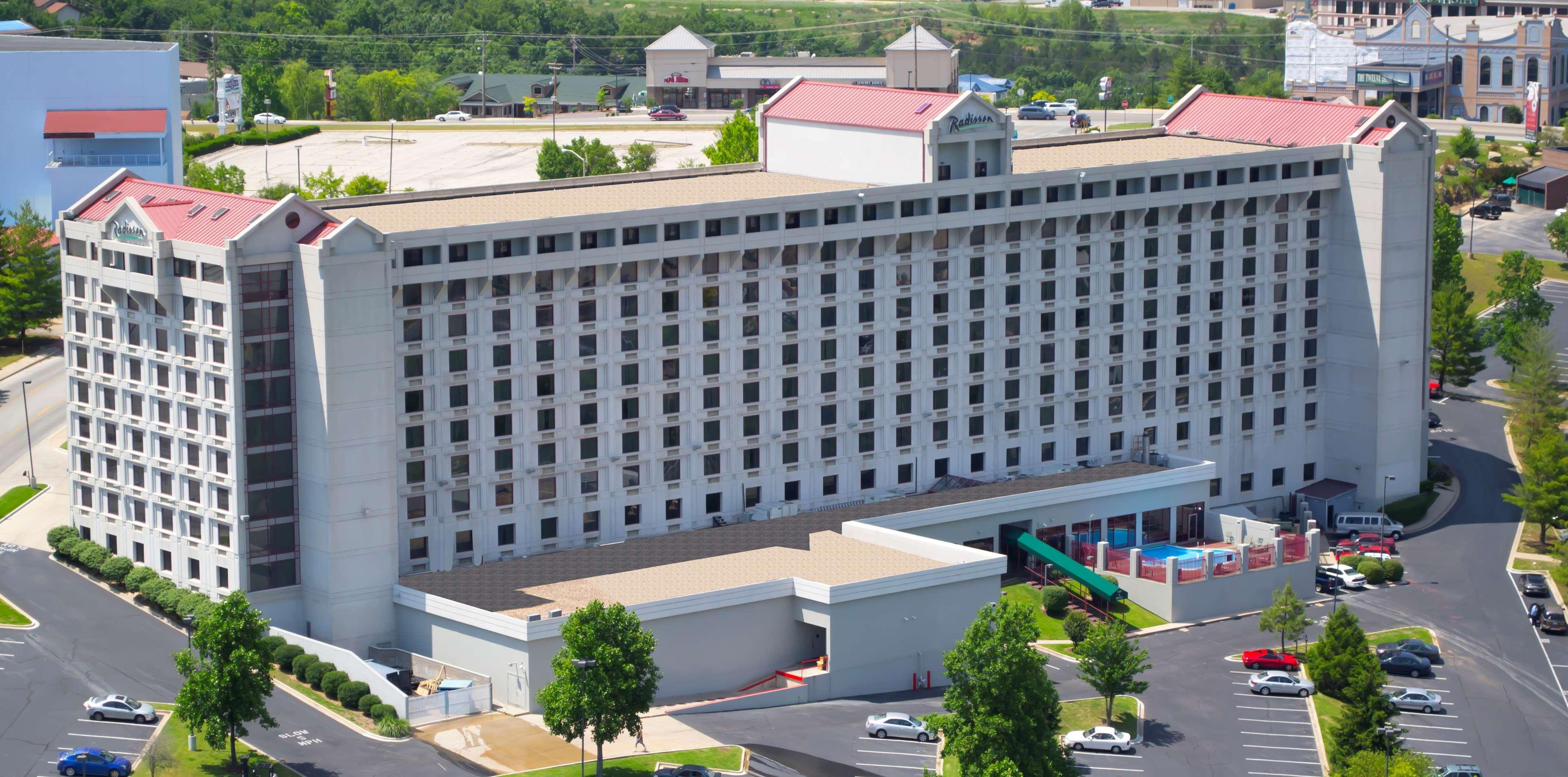 Radisson Hotel Брэнсон Экстерьер фото