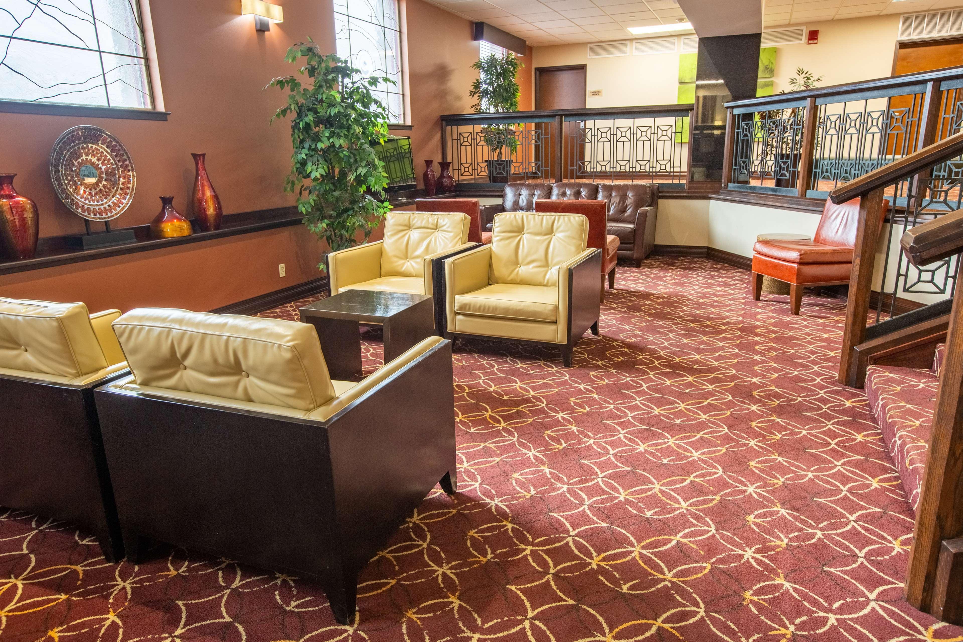 Radisson Hotel Брэнсон Экстерьер фото