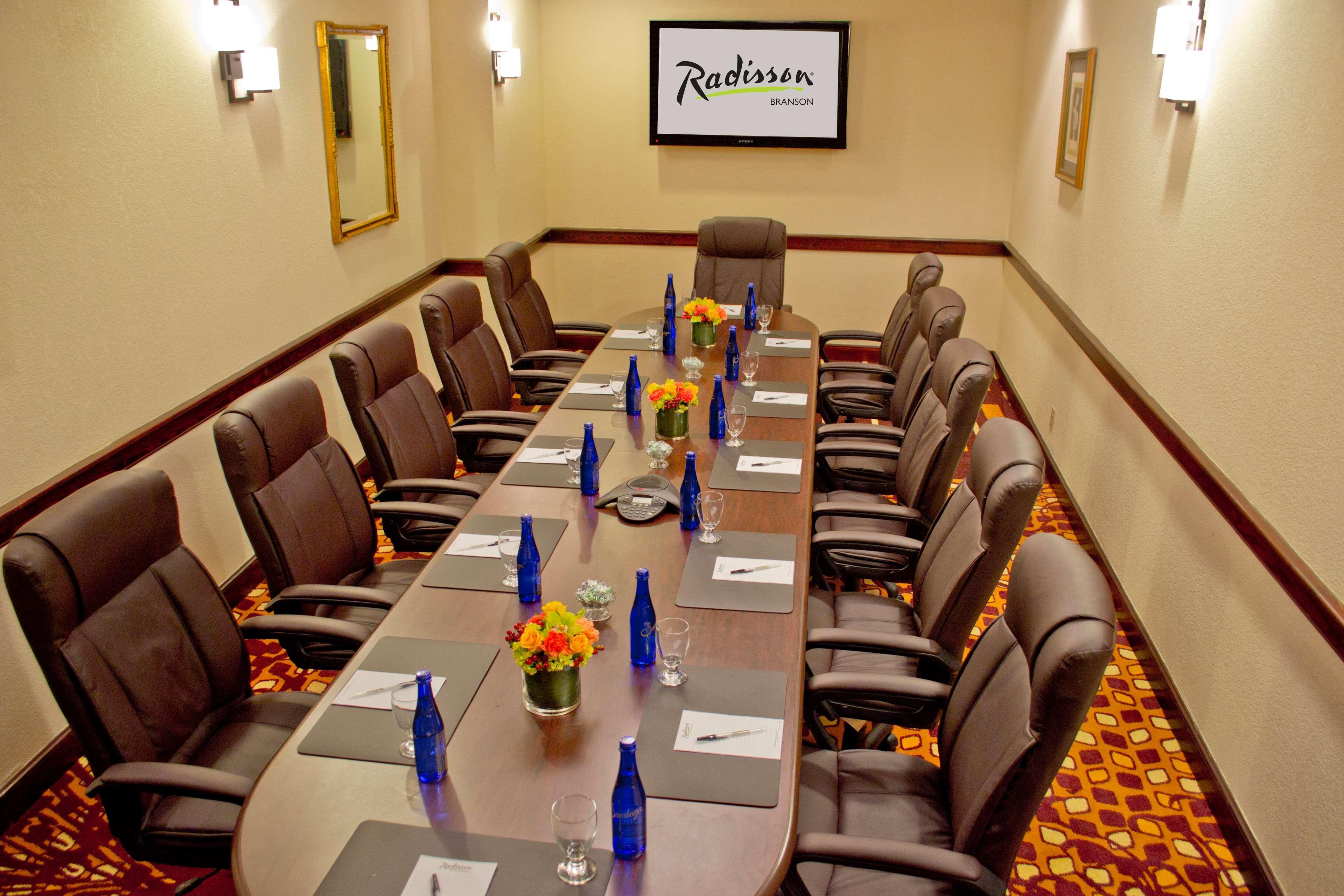 Radisson Hotel Брэнсон Бизнес фото